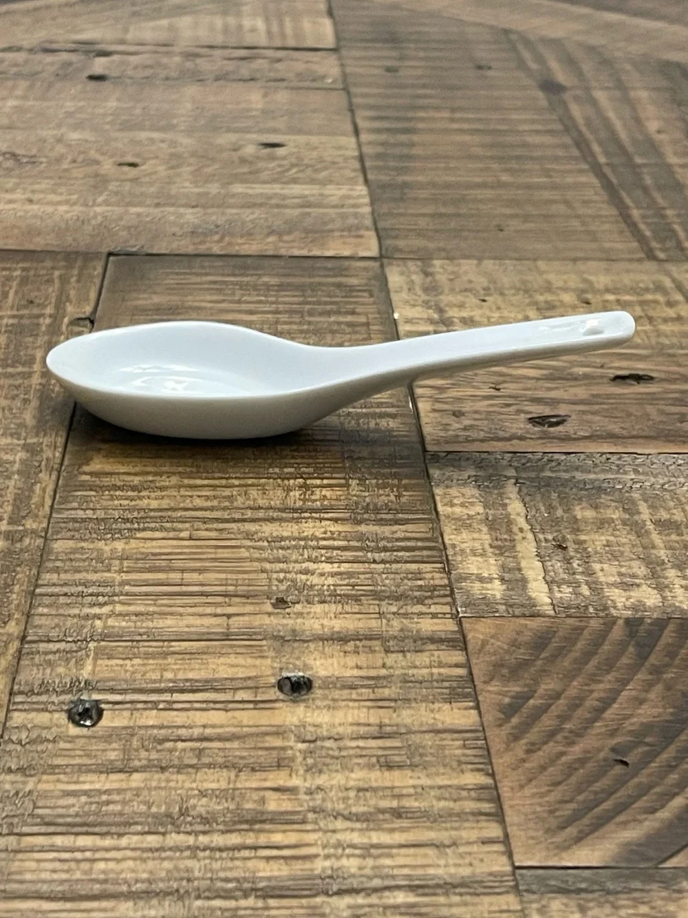 Pier 1 Imports white porcelain Asian-style soup spoon set of 7